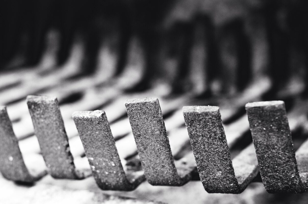 Cleaning a grate without wrecking it