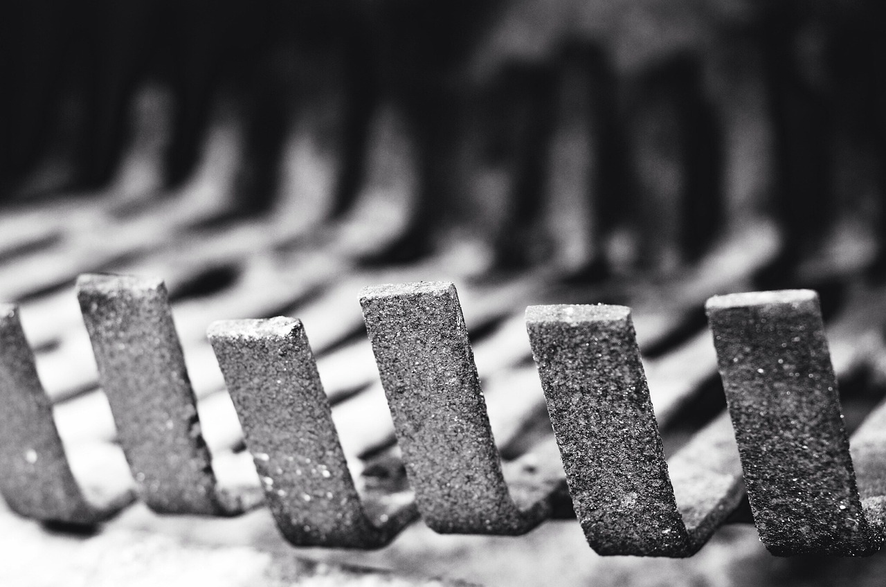 Cleaning a grate without wrecking it